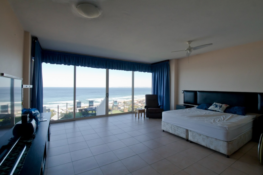 7 Bedroom Property for Sale in Outeniqua Strand Western Cape
